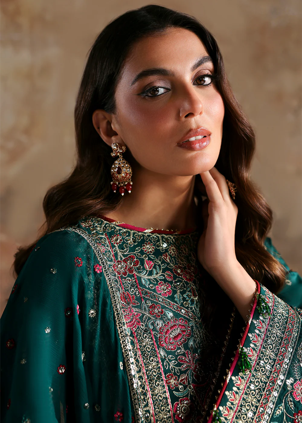 Afsana e Silk Formals '25 by Emaan Adeel | ZEHNASEEB - Image 2