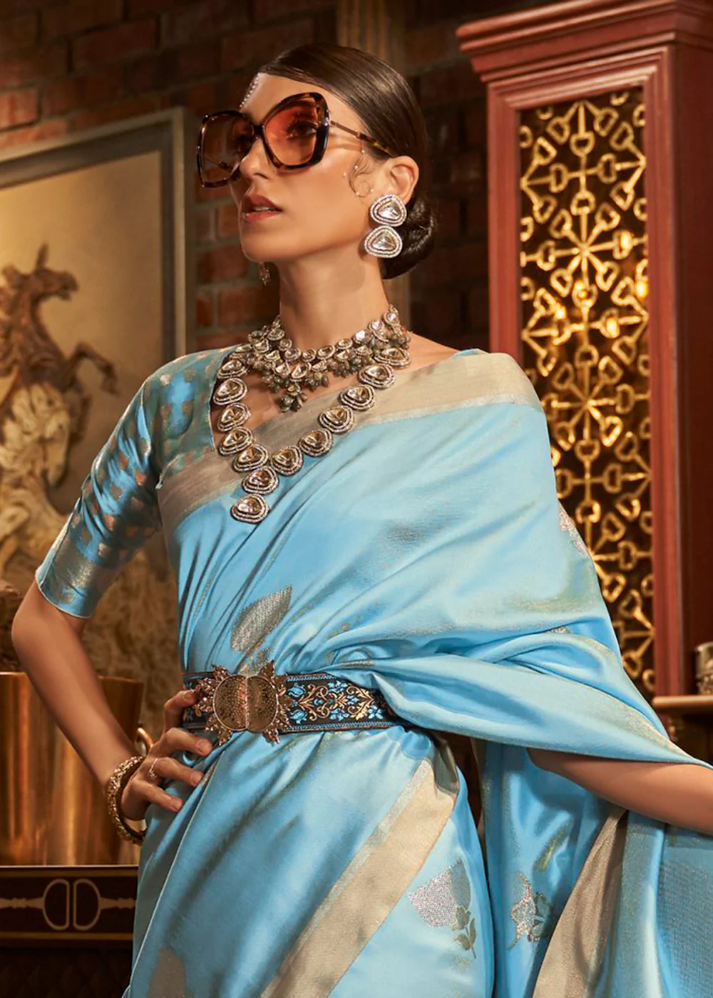 Aqua Blue Handloom Silk Weaving Contemporary Saree - Image 2