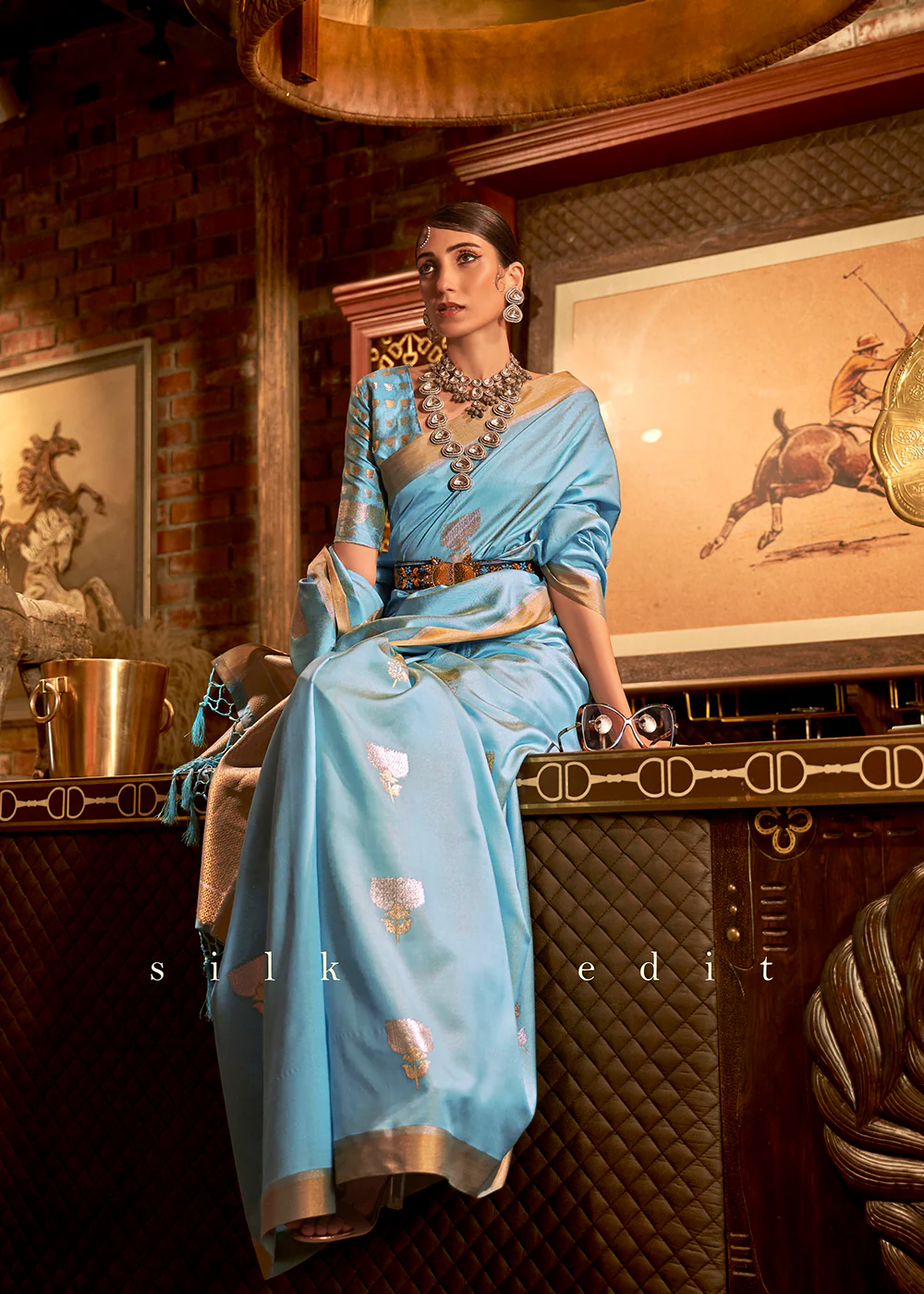 Aqua Blue Handloom Silk Weaving Contemporary Saree - Image 3
