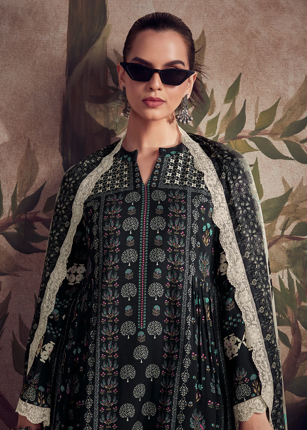 Black Digital Printed Pakistani Style Salwar Suit - Image 5