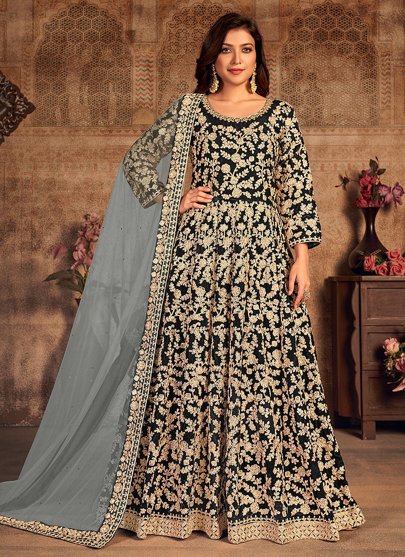Black Velvet Abaya Style Floor Length Anarkali Suit - Image 3