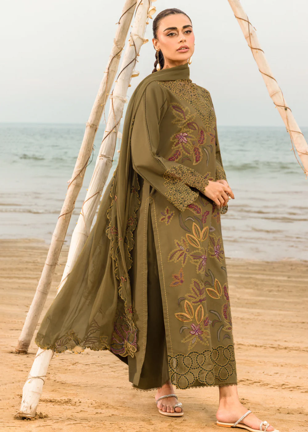 Carnation Luxury Festive Edit ’25 by Rang Rasiya | Leah - Image 2