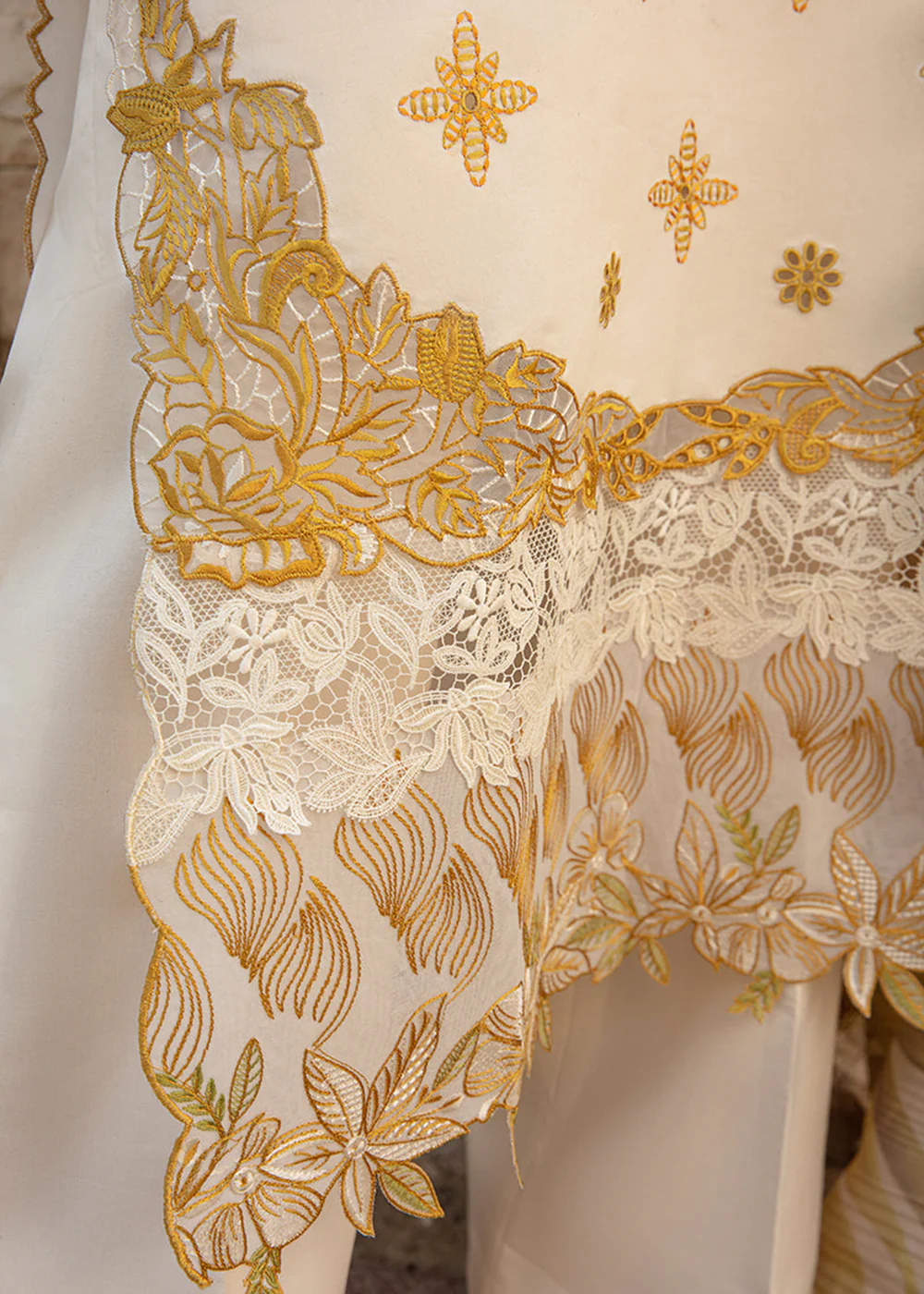 Carnation Summer Lawn Collection '24 by Rang Rasiya | ISABELLA - Image 7