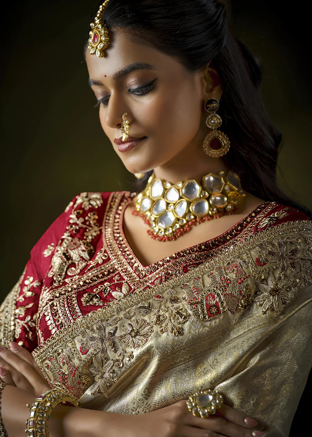 Cream & Pink Heavy Silk Embroidered Bridal Wear Saree - Image 3