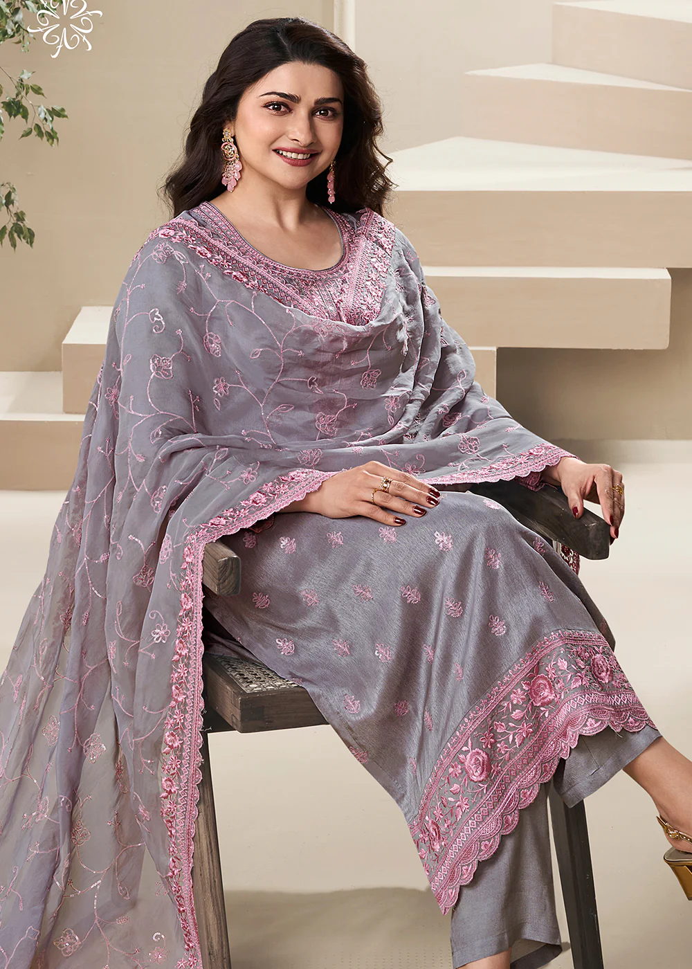 Dola Silk Lilac Thread Embroidered Wedding Salwar Suit - Image 2
