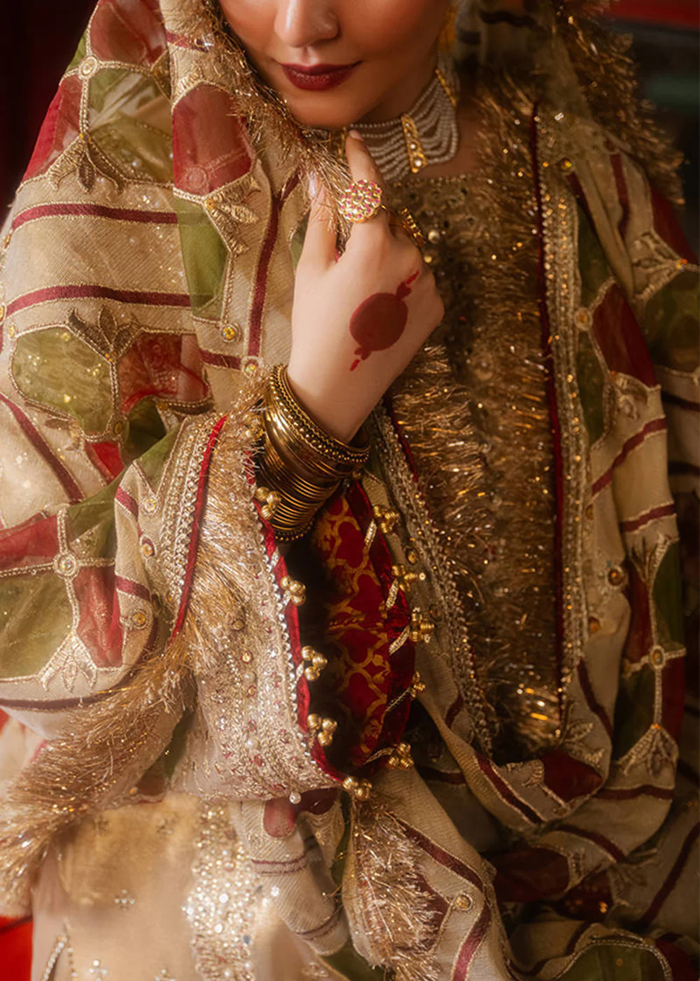 Dur E Nayab Luxury Wedding Formals '24 by MNR | KHUSHI - Image 7