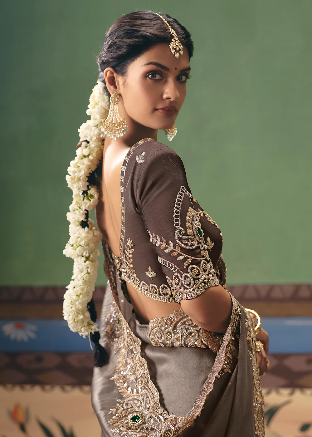 Dusty Grey Premium Fancy Fabric Designer Party Wear Saree - Image 5
