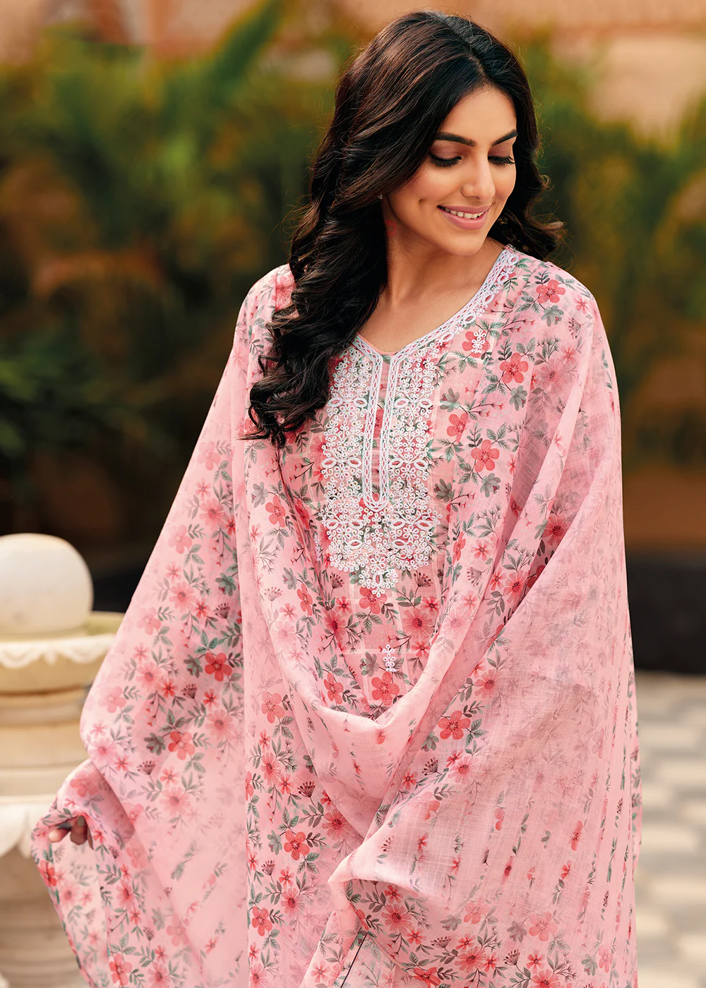 Elegant Pink Lilen Embroidered Trendy Casual Salwar Suit - Image 2