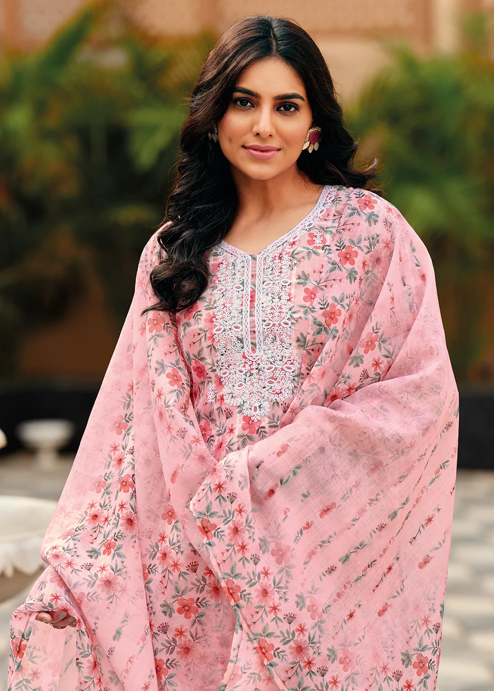 Elegant Pink Lilen Embroidered Trendy Casual Salwar Suit - Image 3