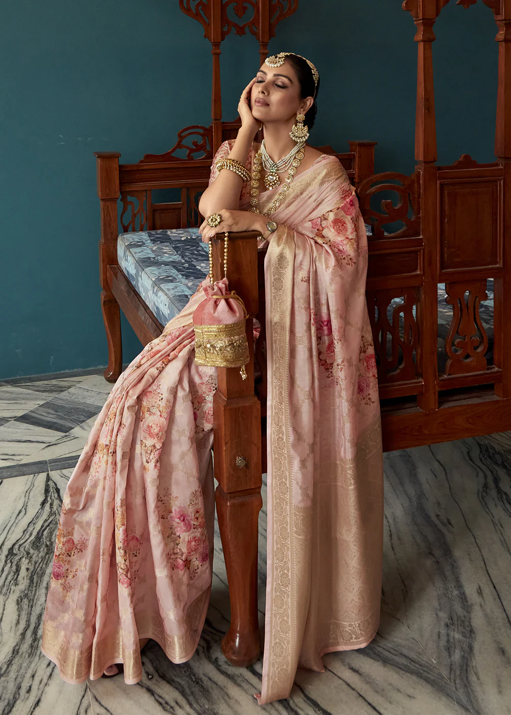 Enchanting Lily Pink Floral Printed Soft Silk Designer Saree - Image 2