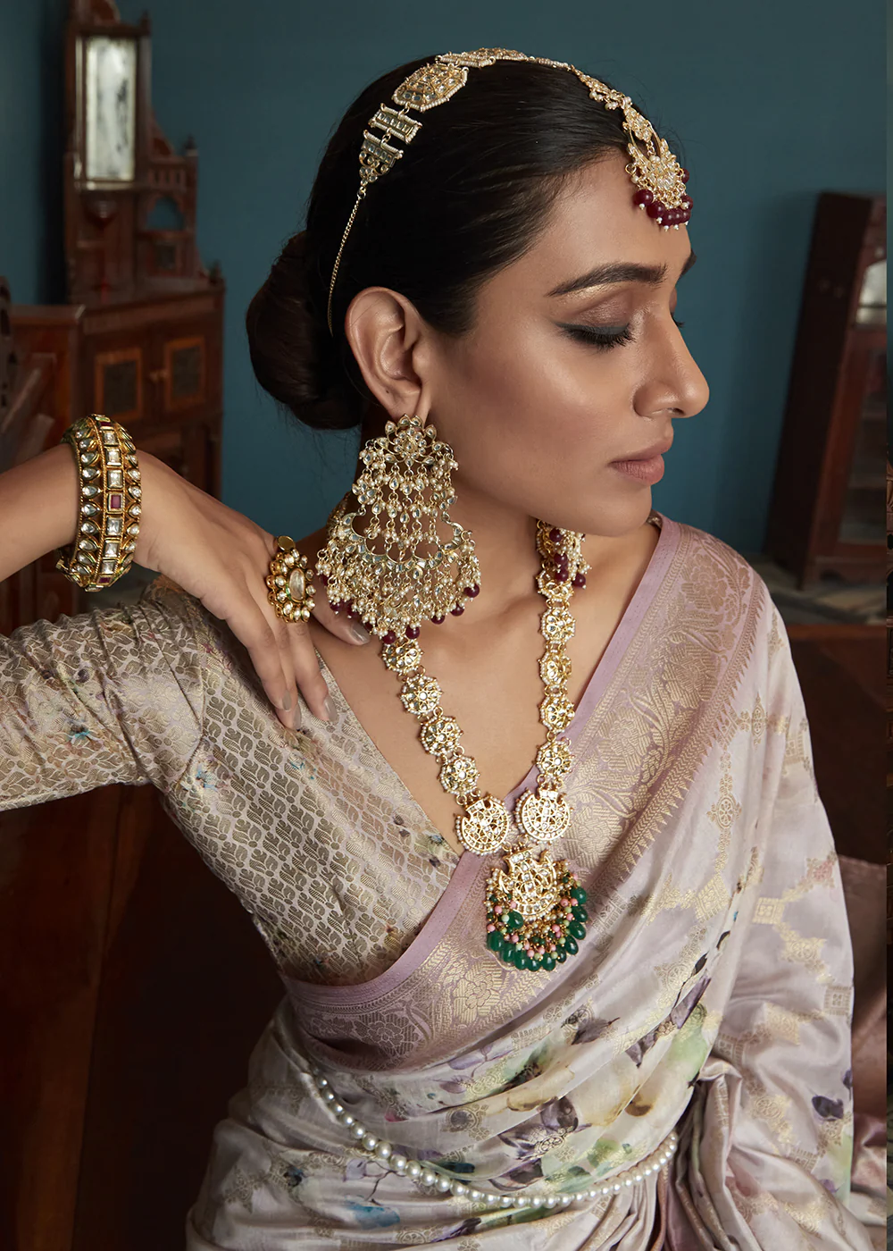 Enchanting Pastel Mauve Floral Printed Soft Silk Designer Saree - Image 2