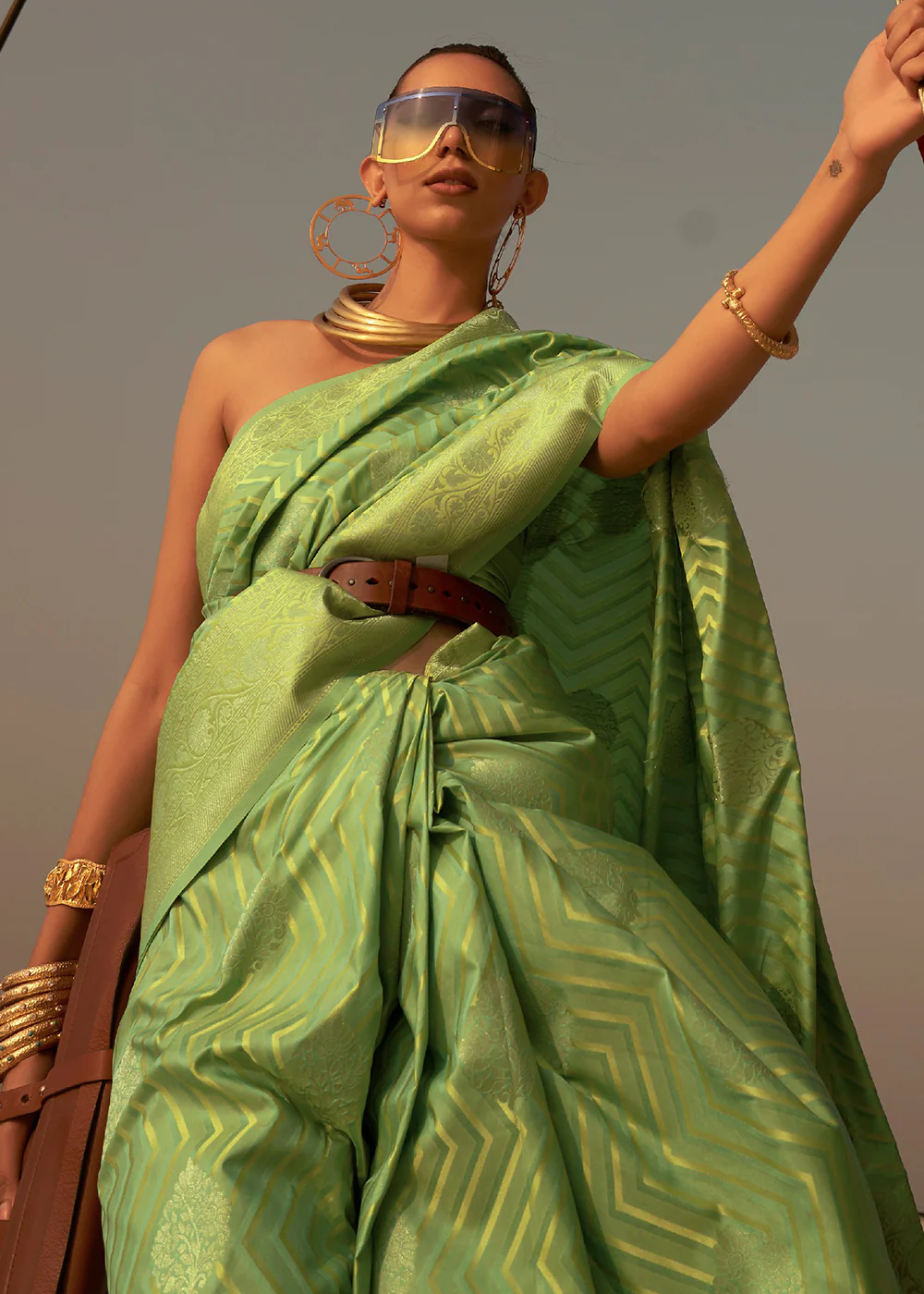 Glorious Green Pure Satin Silk Two Tone Weaving Saree - Image 2