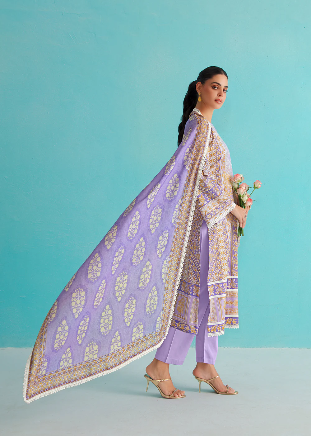 Gorgeous Lilac Lawn Embroidered Festive Salwar Suit - Image 4