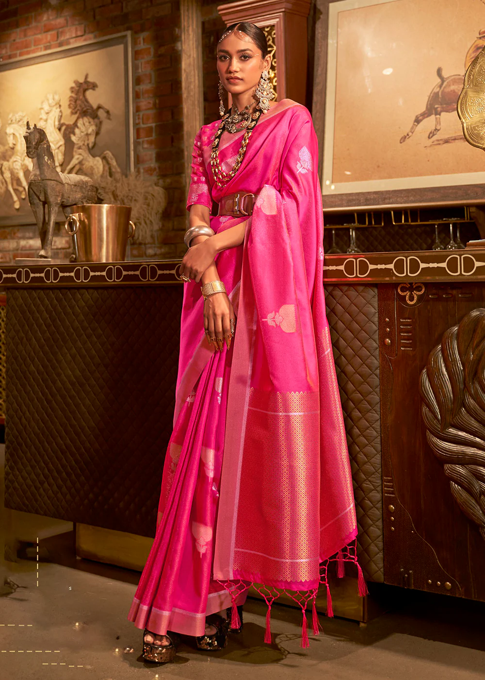 Grandiose Pink Handloom Silk Weaving Contemporary Saree