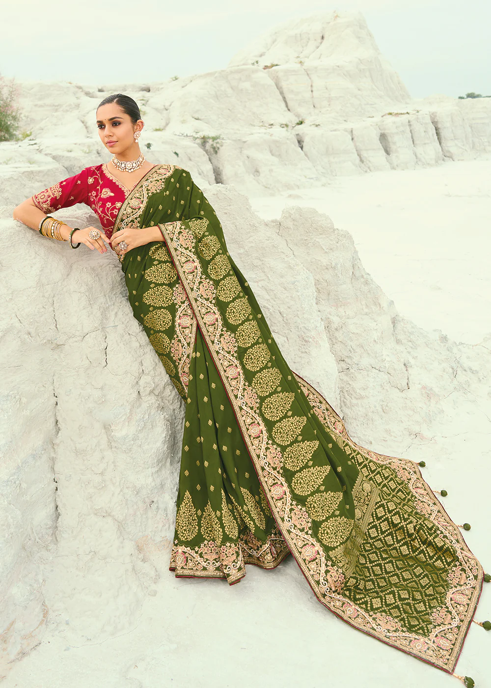 Green Dola Viscose Traditional Embroidered Saree - Image 4