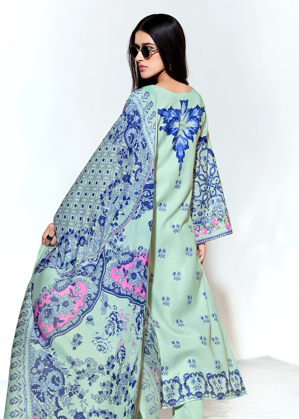 Green Linen Printed & Embroidered Pant Style Suit - Image 3