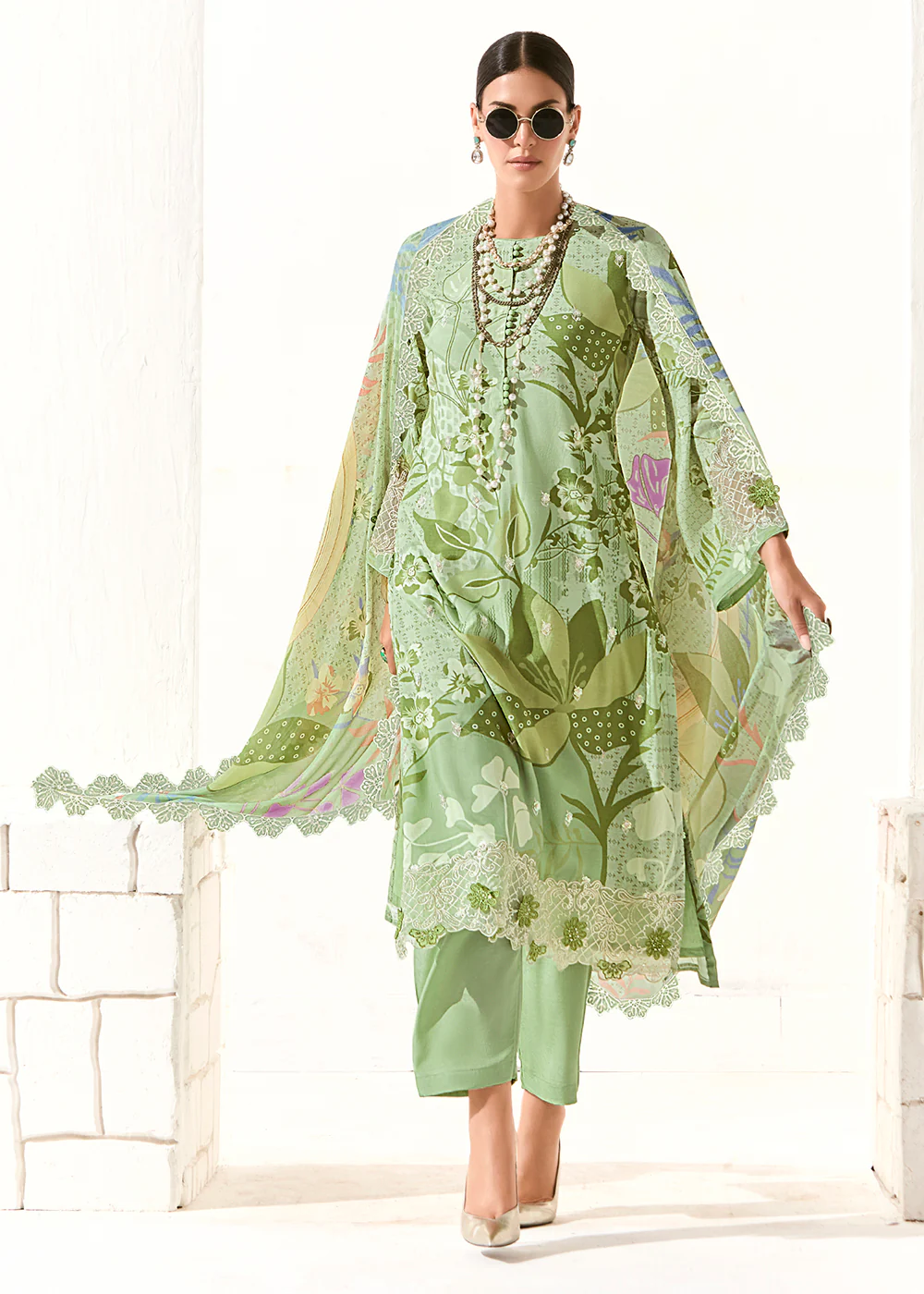 Green Printed & Embroidered Muslin Salwar Suit - Image 3