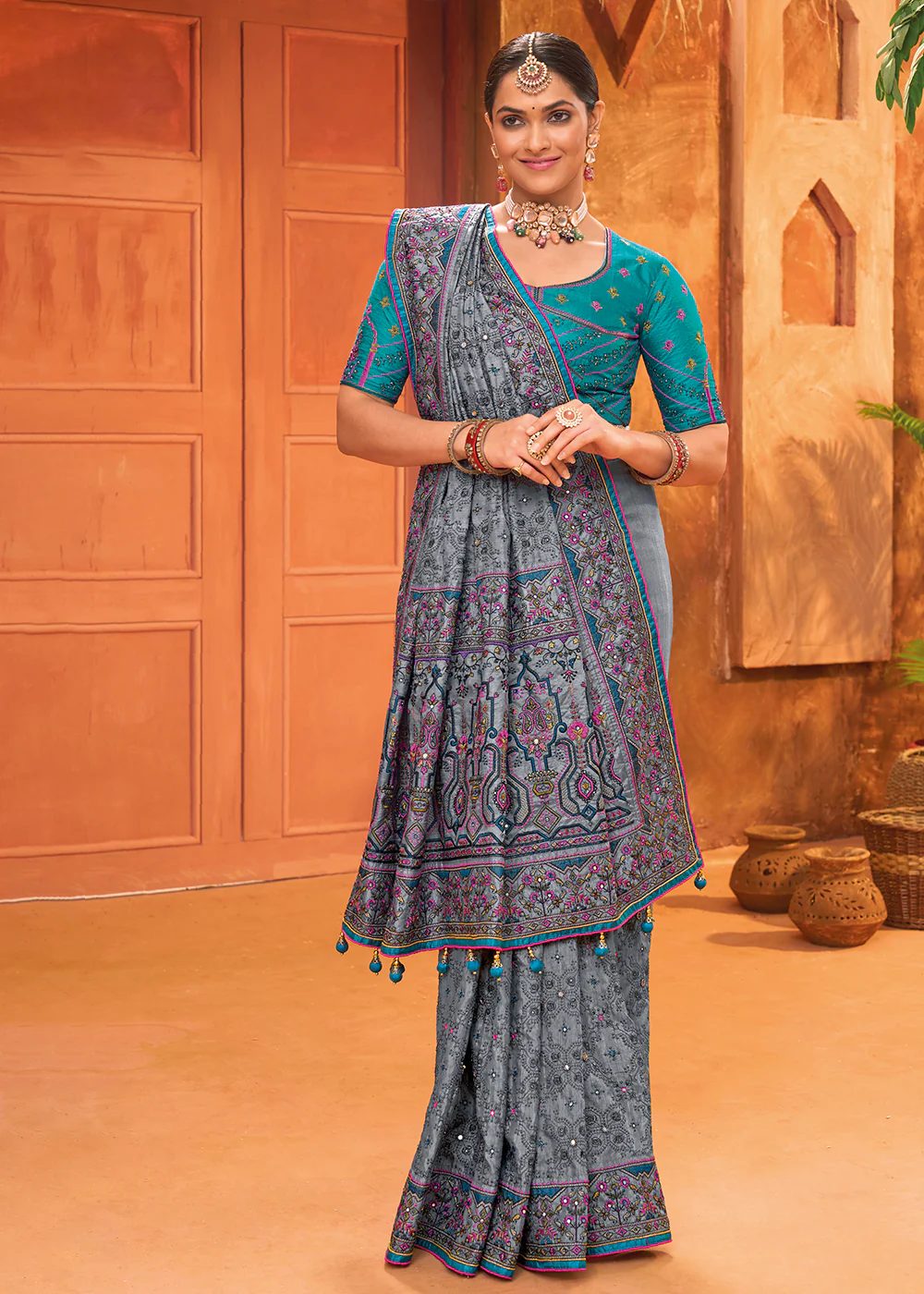 Grey Hand Work Embroidered Traditional Banarasi Silk Saree - Image 3