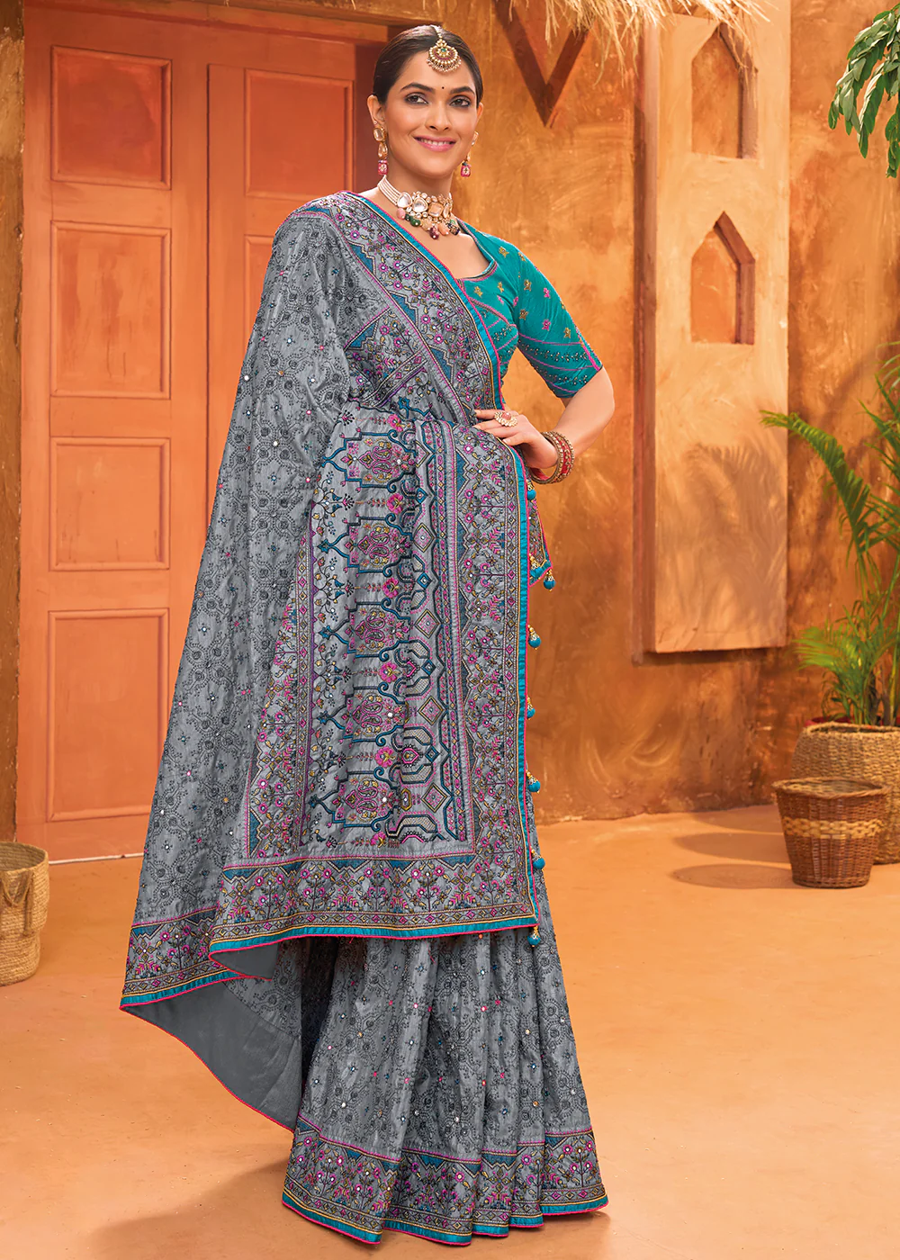 Grey Hand Work Embroidered Traditional Banarasi Silk Saree - Image 4