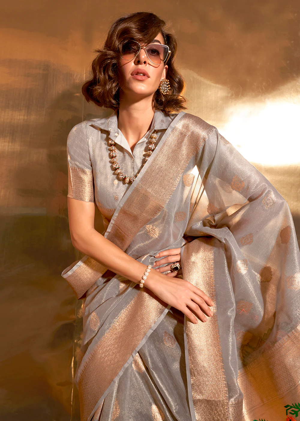 Grey Handwoven Tissue Fabric Festive & Party Style Saree - Image 2