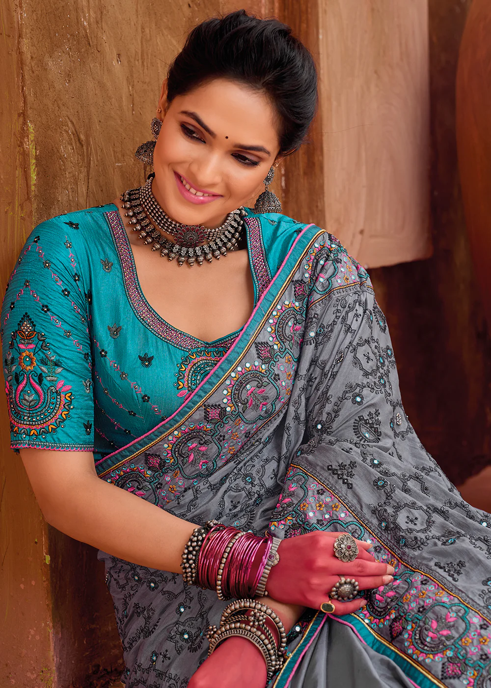 Grey Kachhi Work Embroidered Traditional Banarasi Saree - Image 2