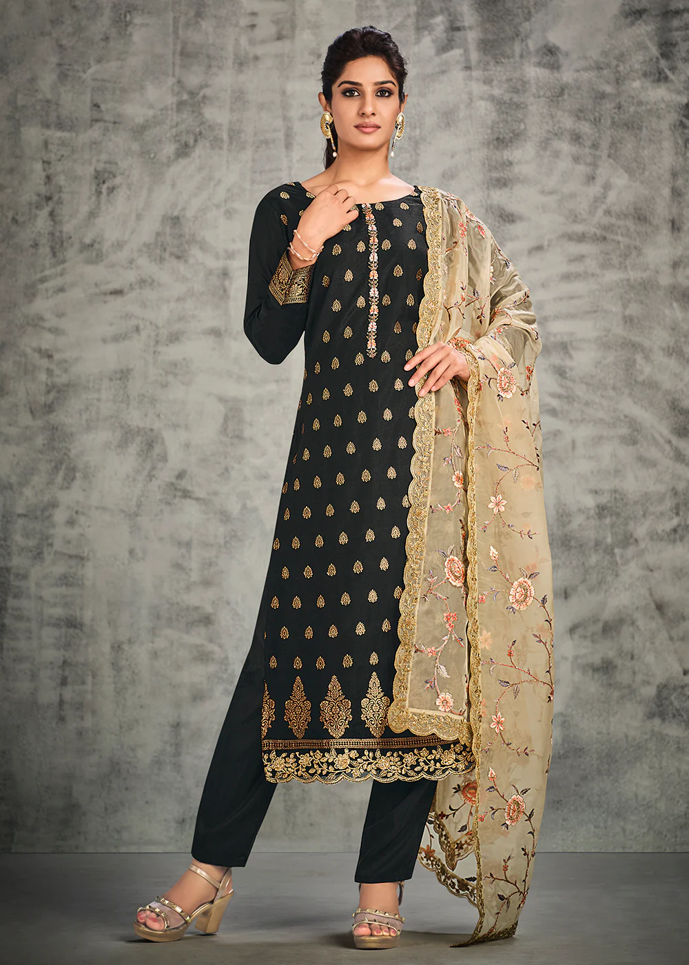 Jacquard Silk Adorning Black Pakistani Style Pant Suit