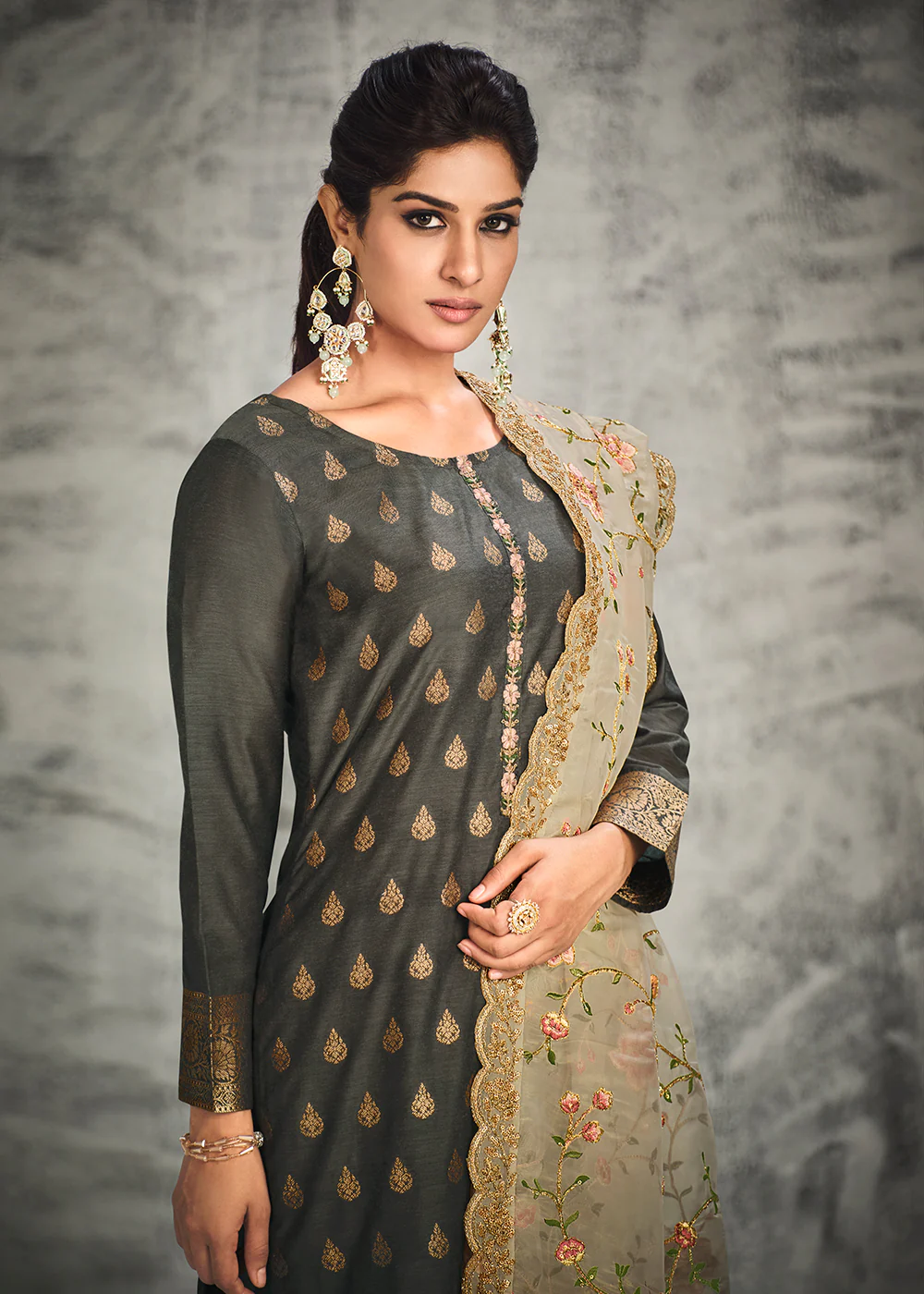 Jacquard Silk Adorning Grey Pakistani Style Pant Suit - Image 2