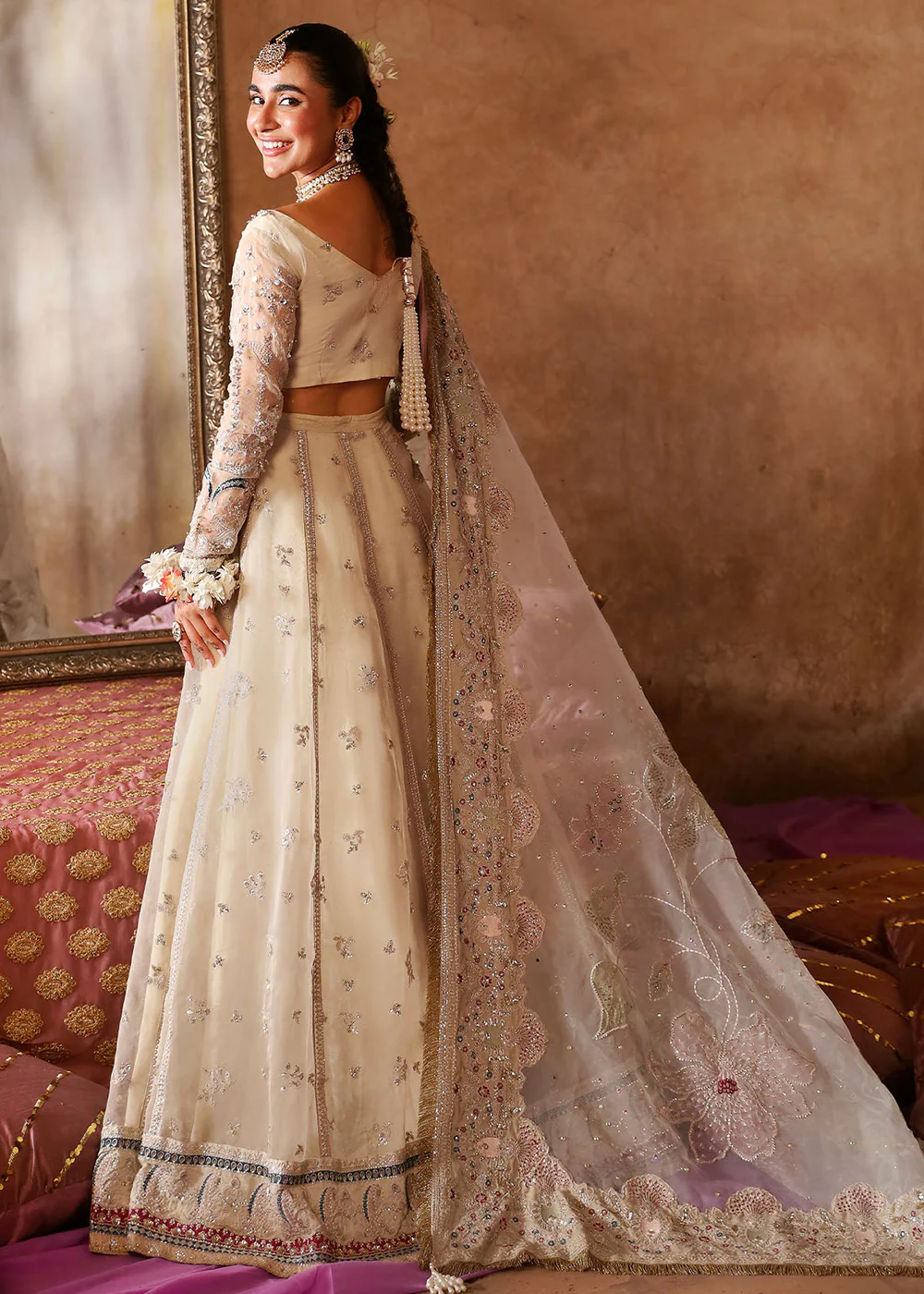 Jhoomro Wedding Luxury Formals '24 by Nureh | NL-72 CHANDNI - Image 3