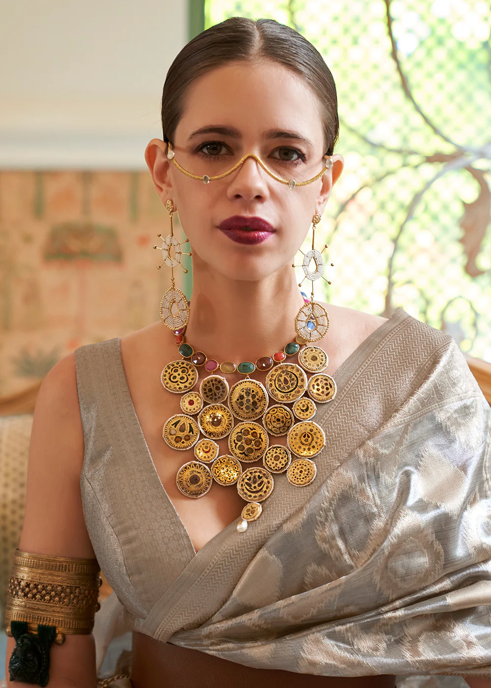 Kalki Koechlin Silver Grey Handloom Zari Silk Saree - Image 2