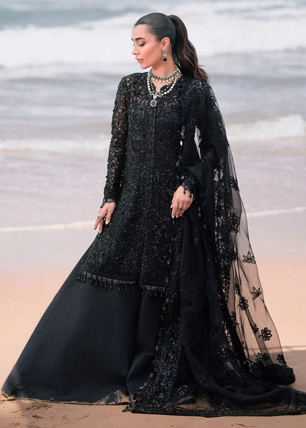 Kamari Reveuse Wedding Formals '24 by Emaan Adeel | CASSANDRA
