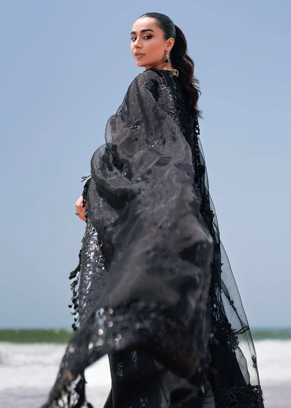 Kamari Reveuse Wedding Formals '24 by Emaan Adeel | CASSANDRA - Image 5