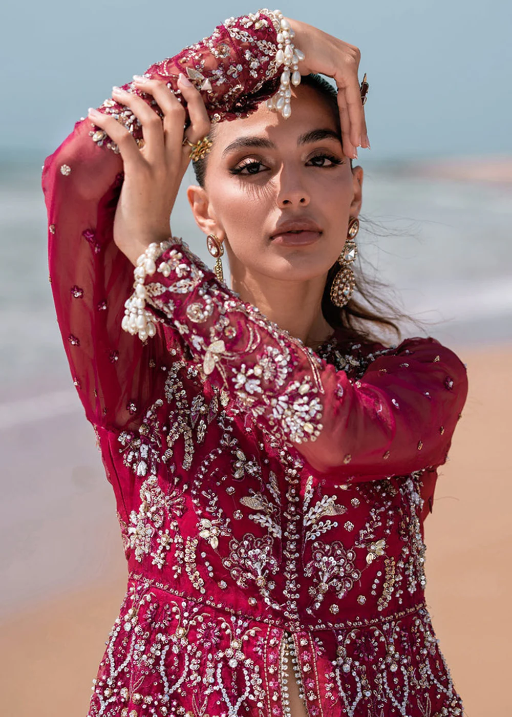 Kamari Reveuse Wedding Formals '24 by Emaan Adeel | FLORA - Image 2