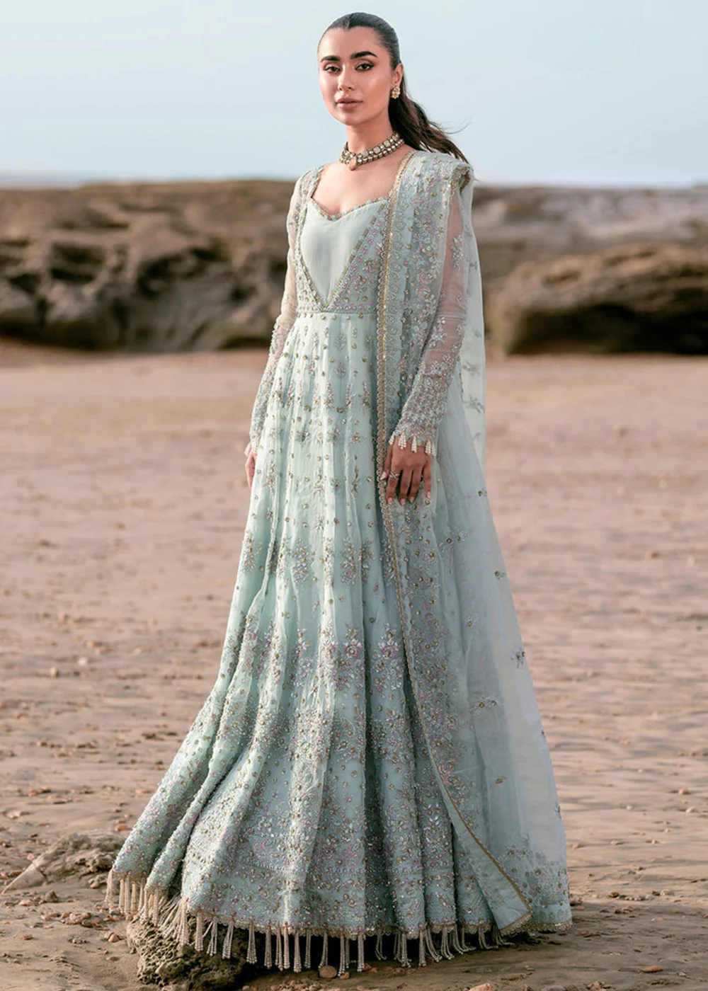 Kamari Reveuse Wedding Formals '24 by Emaan Adeel | LUNYA - Image 6