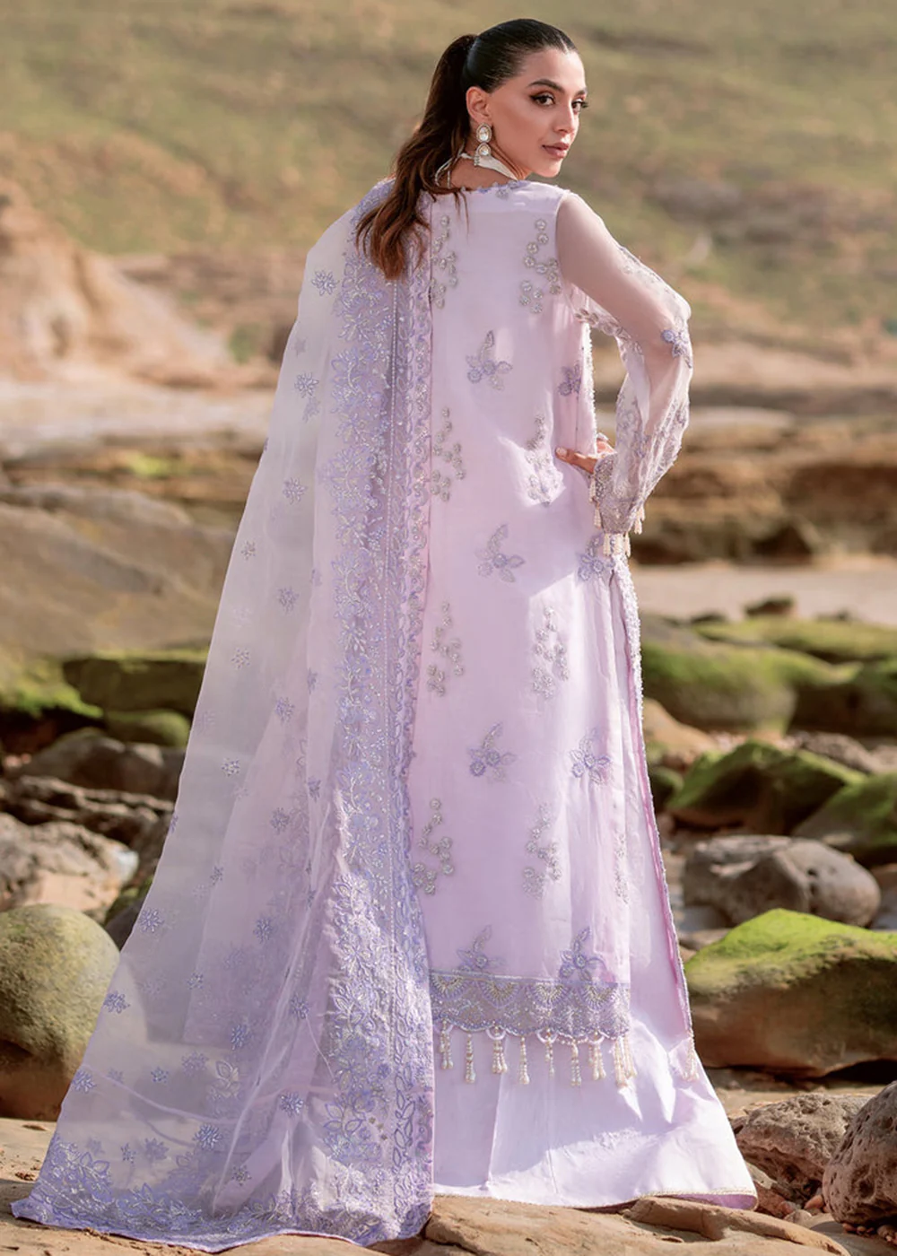 Kamari Reveuse Wedding Formals '24 by Emaan Adeel | SELINA - Image 3
