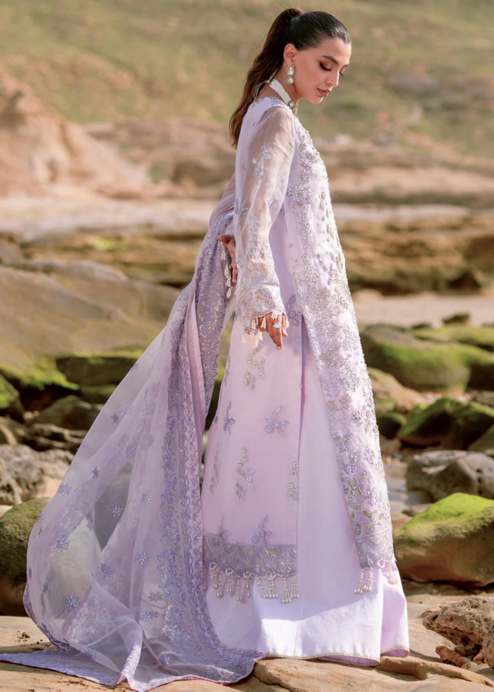 Kamari Reveuse Wedding Formals '24 by Emaan Adeel | SELINA - Image 6
