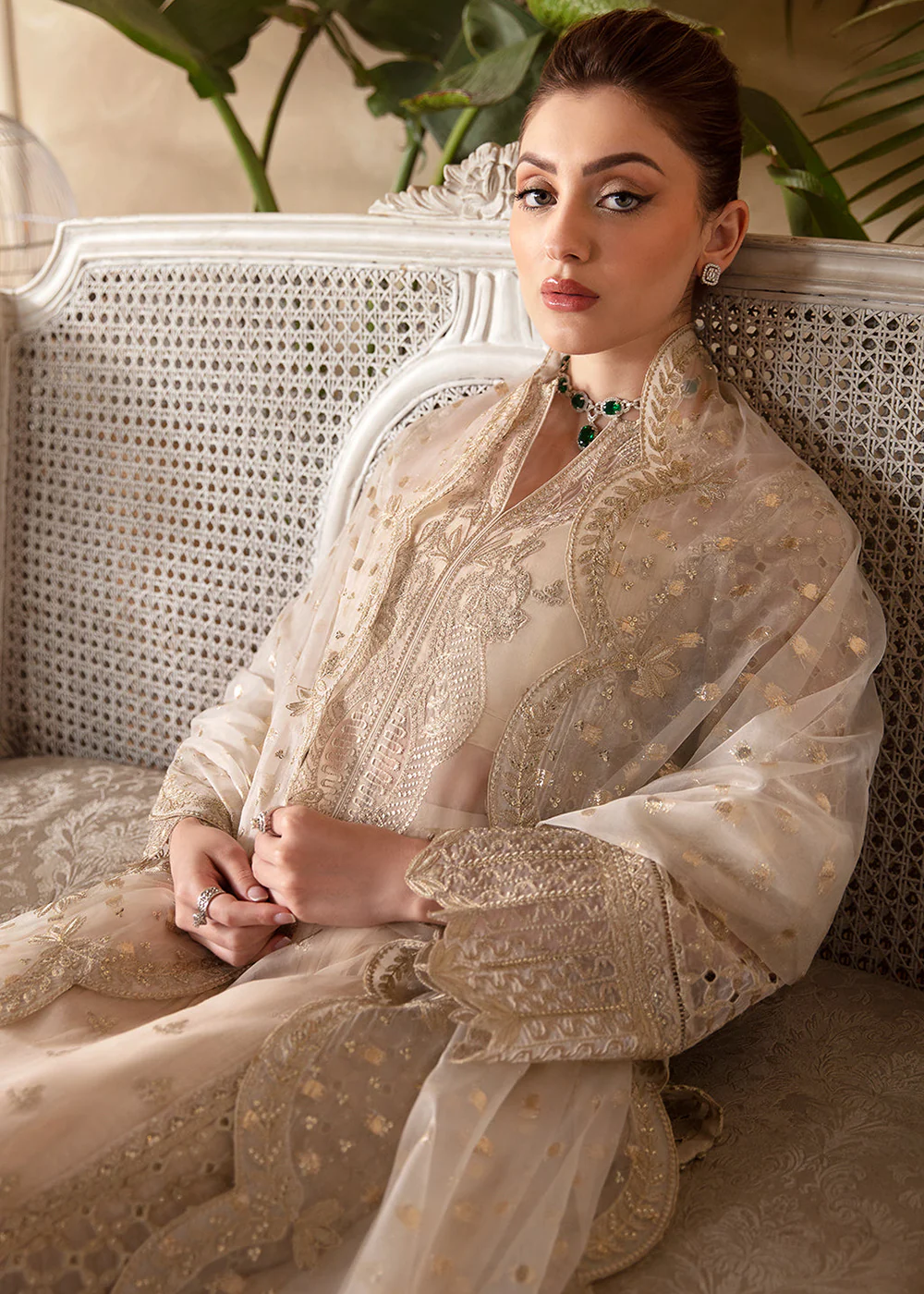 La Fuchsia Luxury Formals '24 by Afrozeh | Daisy - Image 7