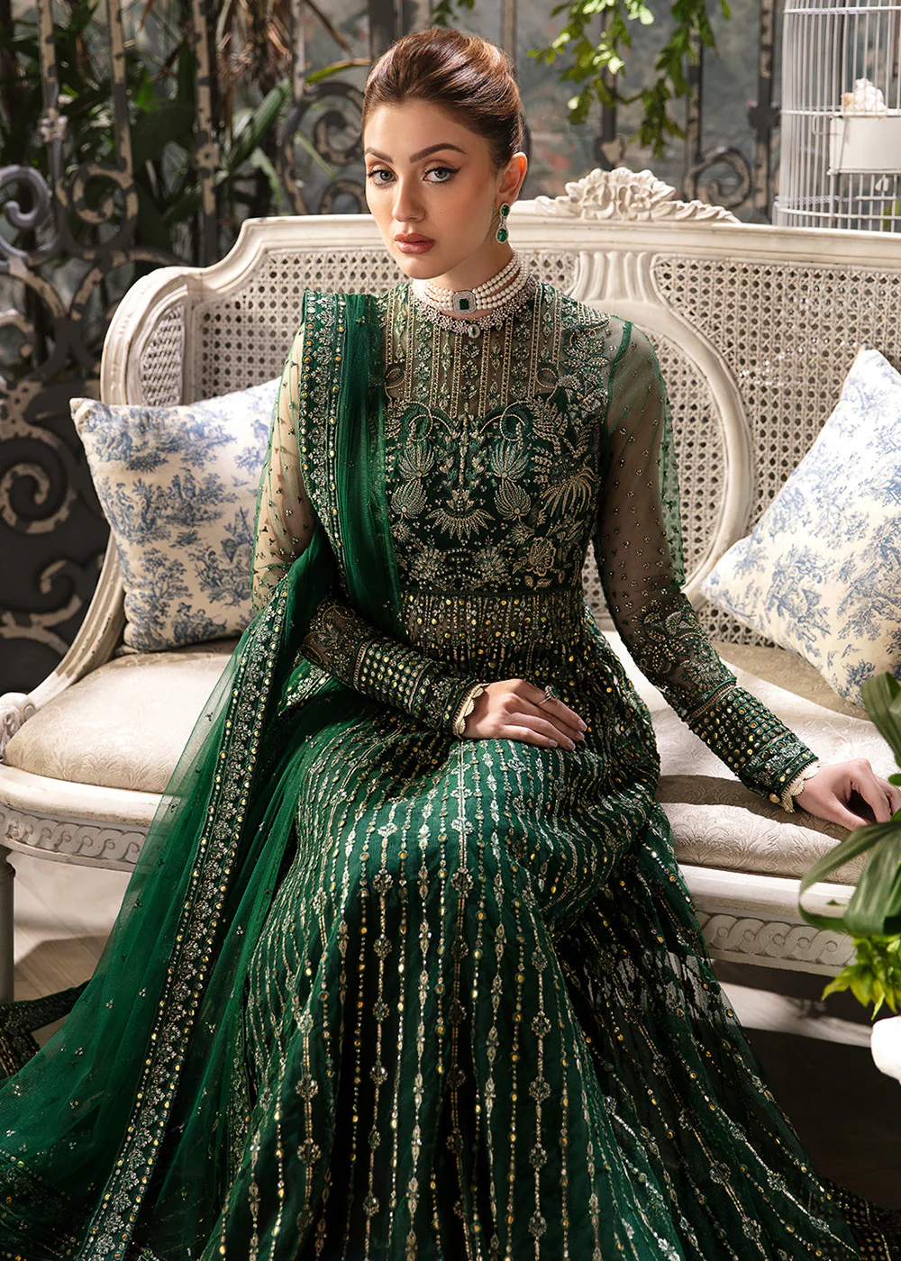 La Fuchsia Luxury Formals '24 by Afrozeh | Fiora - Image 4