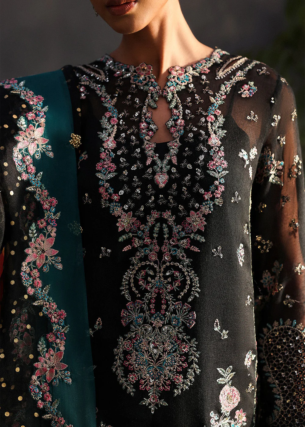 La Fuchsia Luxury Formals '25 by Afrozeh | Larosea - Image 4