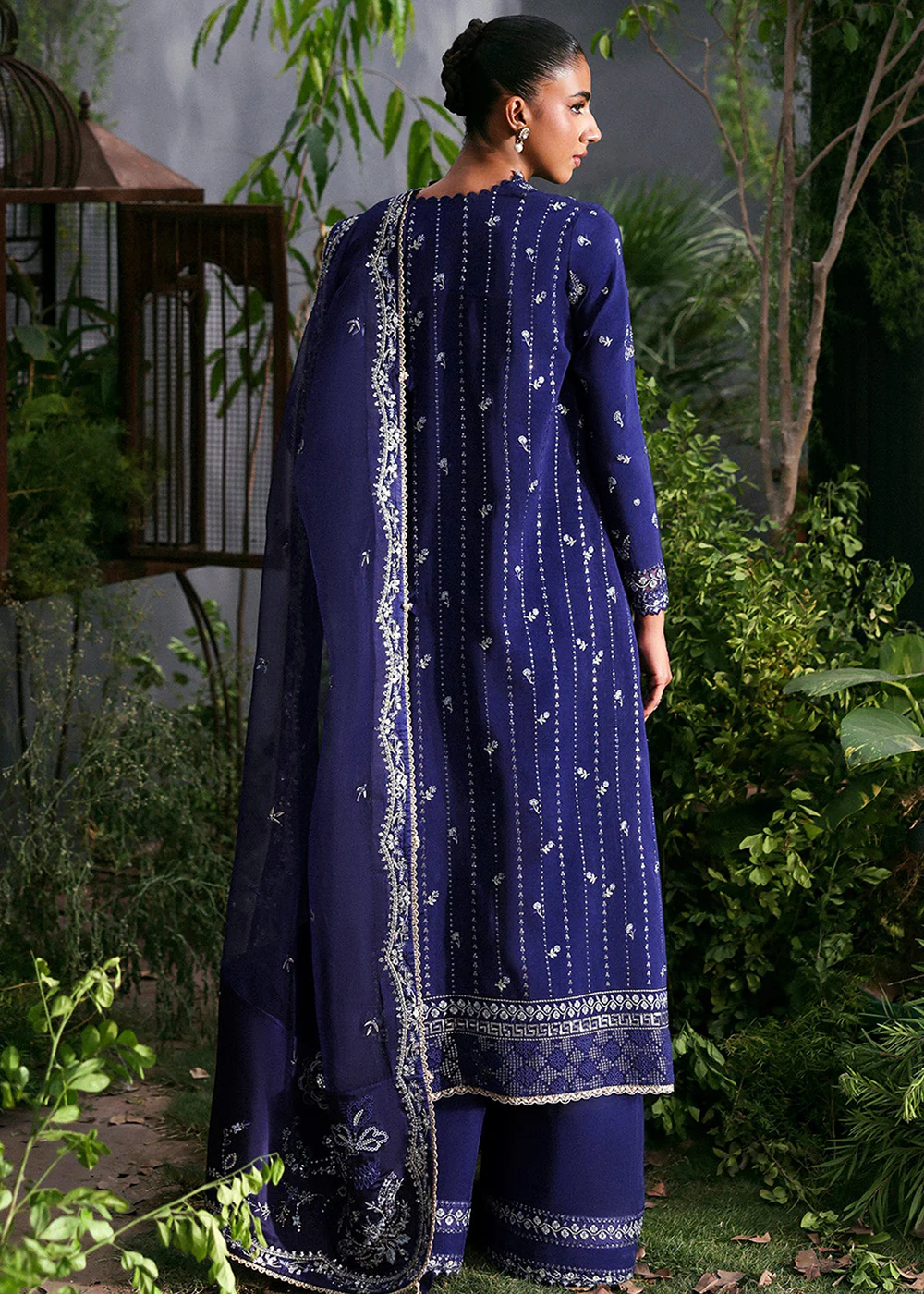 La Fuchsia Luxury Formals '25 by Afrozeh | Maison - Image 3
