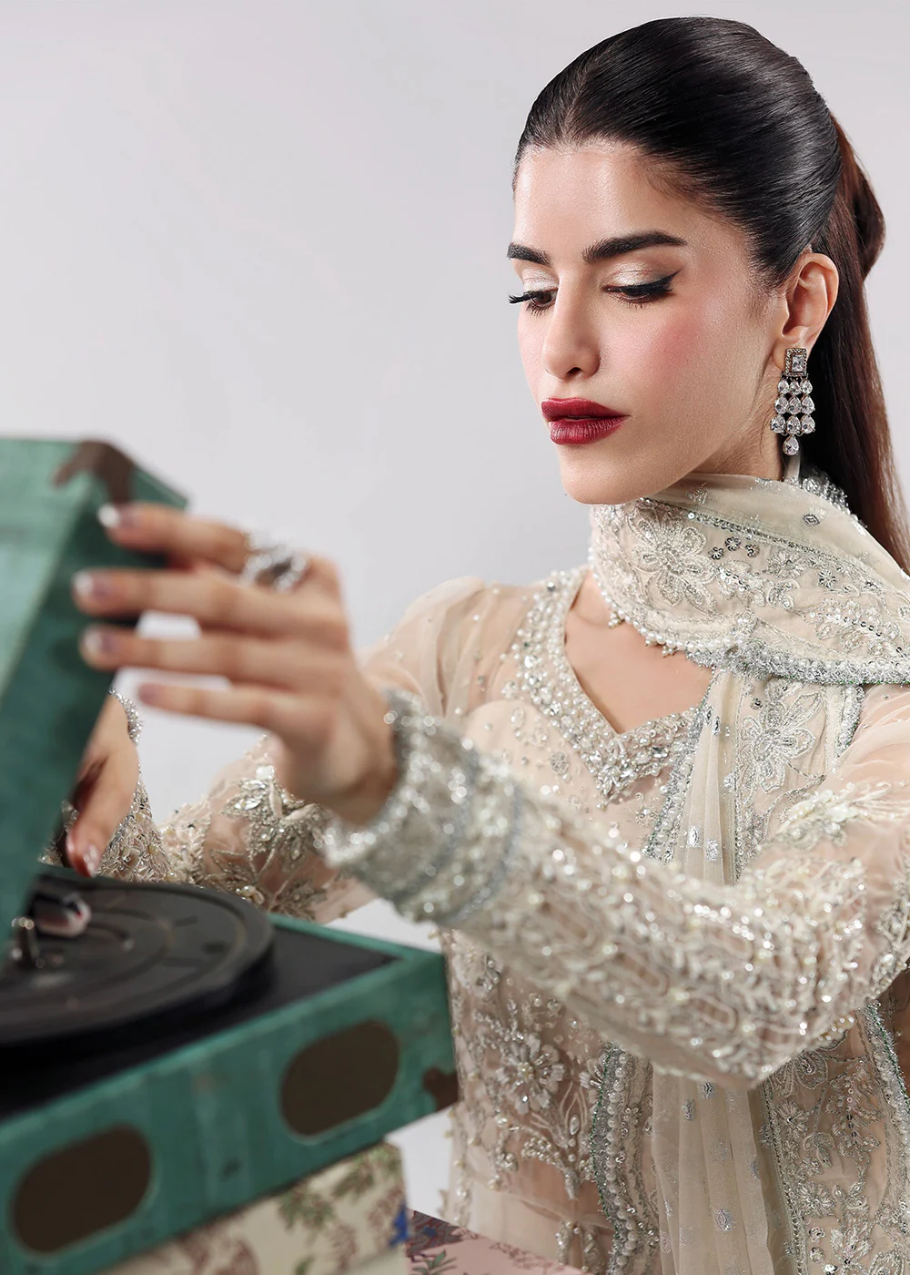 L'amore Luxury Handwork Edit '25 by Sardinia | Pearl Mist - Image 9