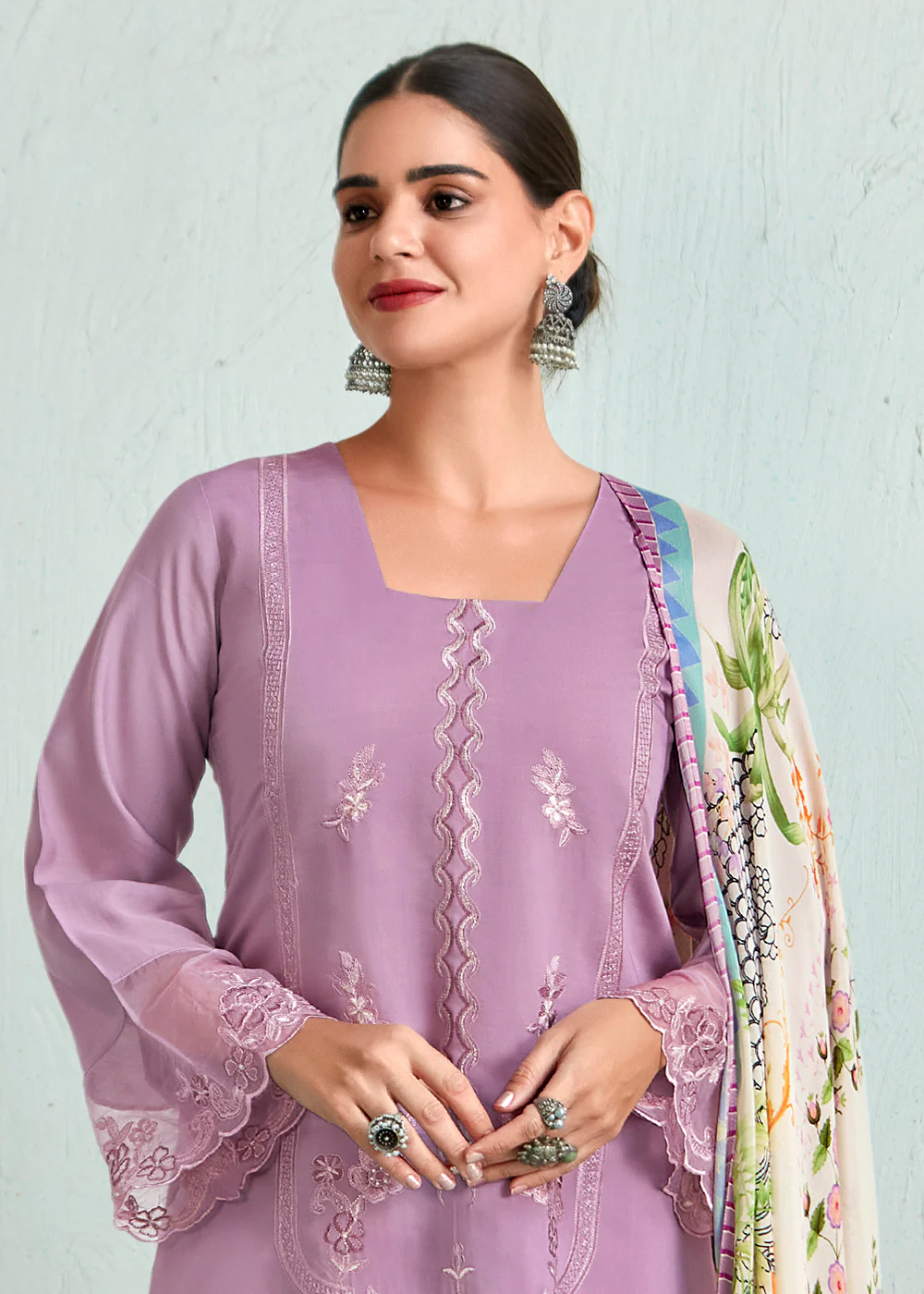 Lilac Pink Pure Muslin Resham Embroidered Salwar Suit - Image 2