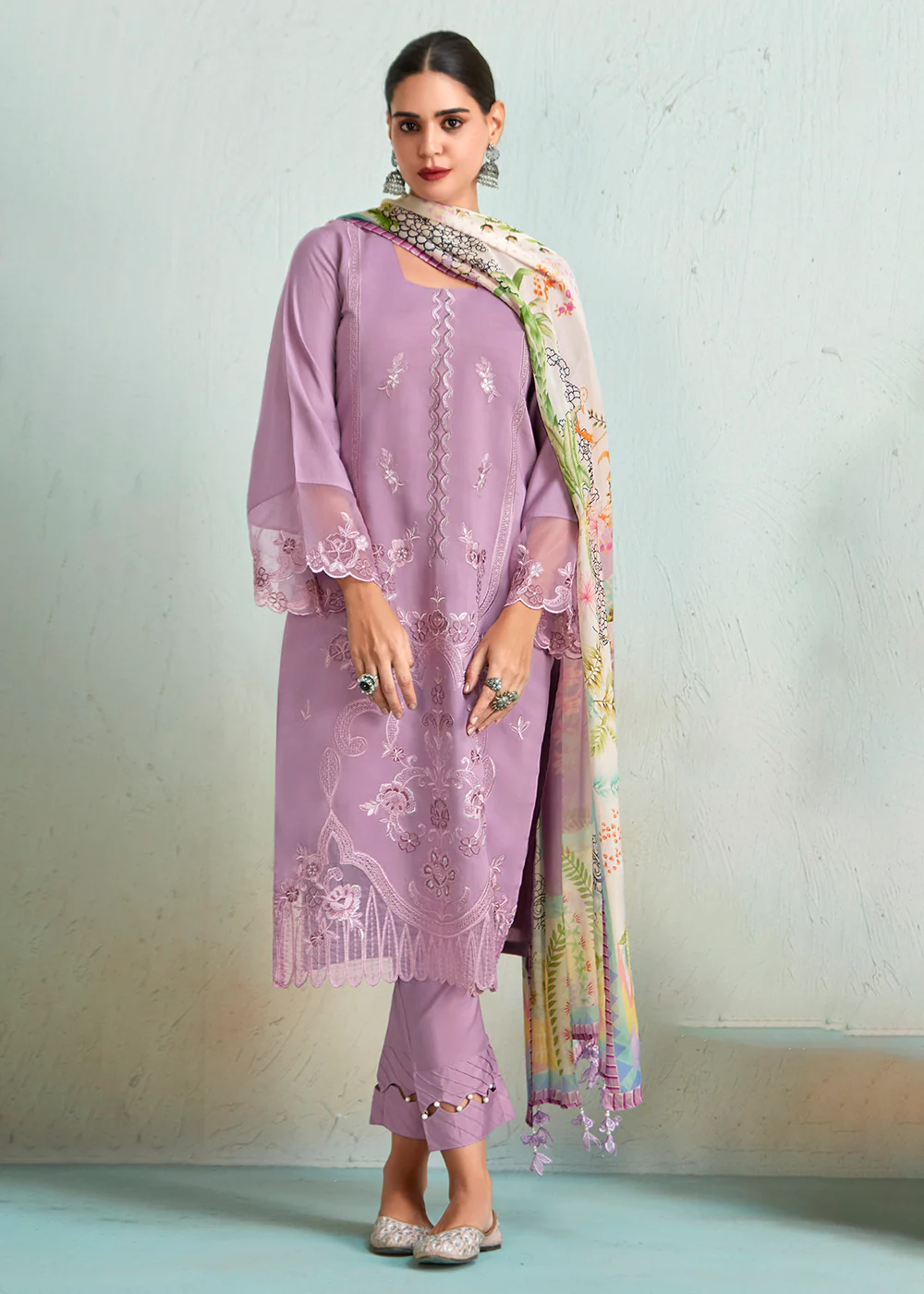 Lilac Pink Pure Muslin Resham Embroidered Salwar Suit - Image 3