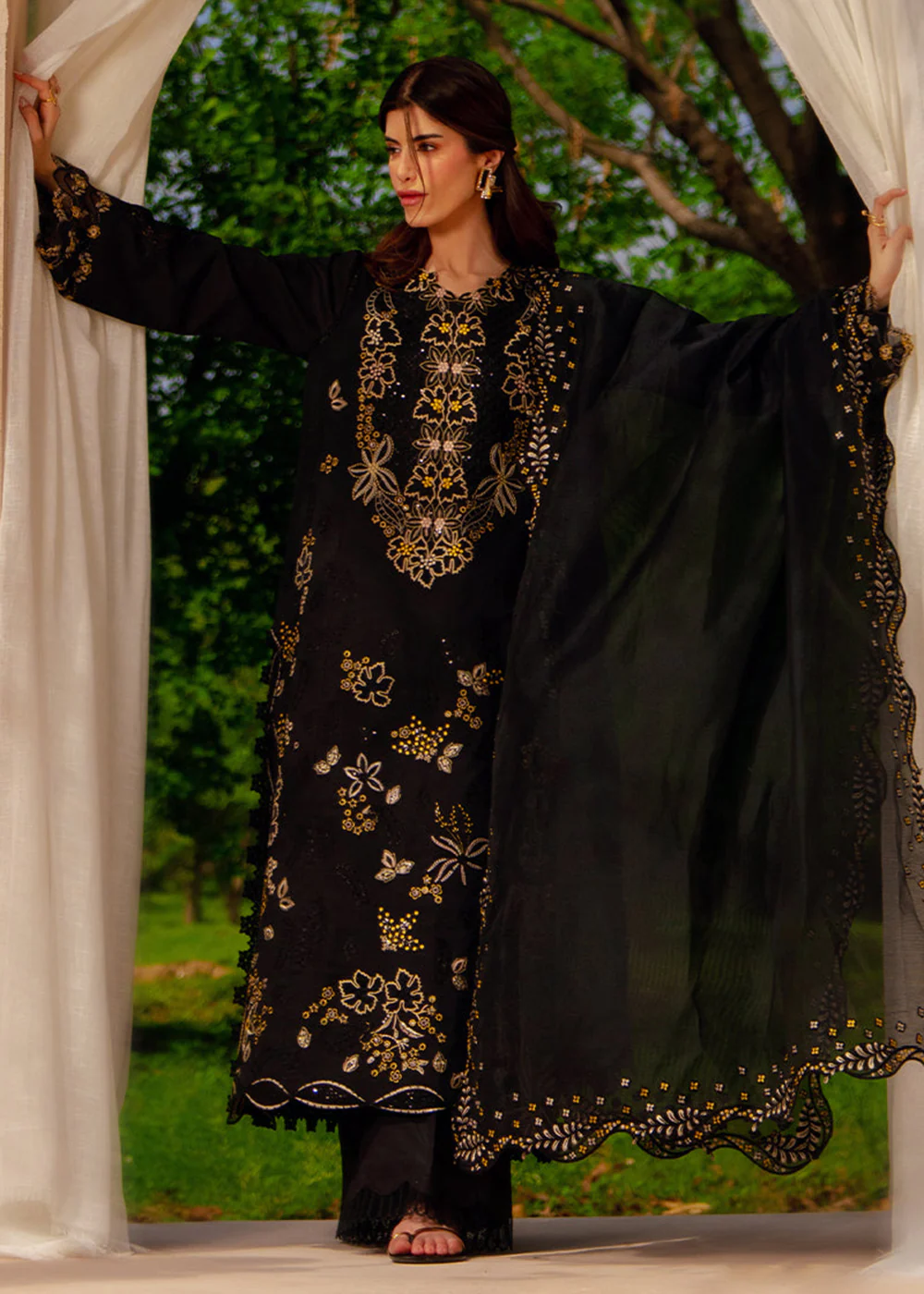 Luxury Eid Collection '26 by Rang Rasiya | Layl - Image 15