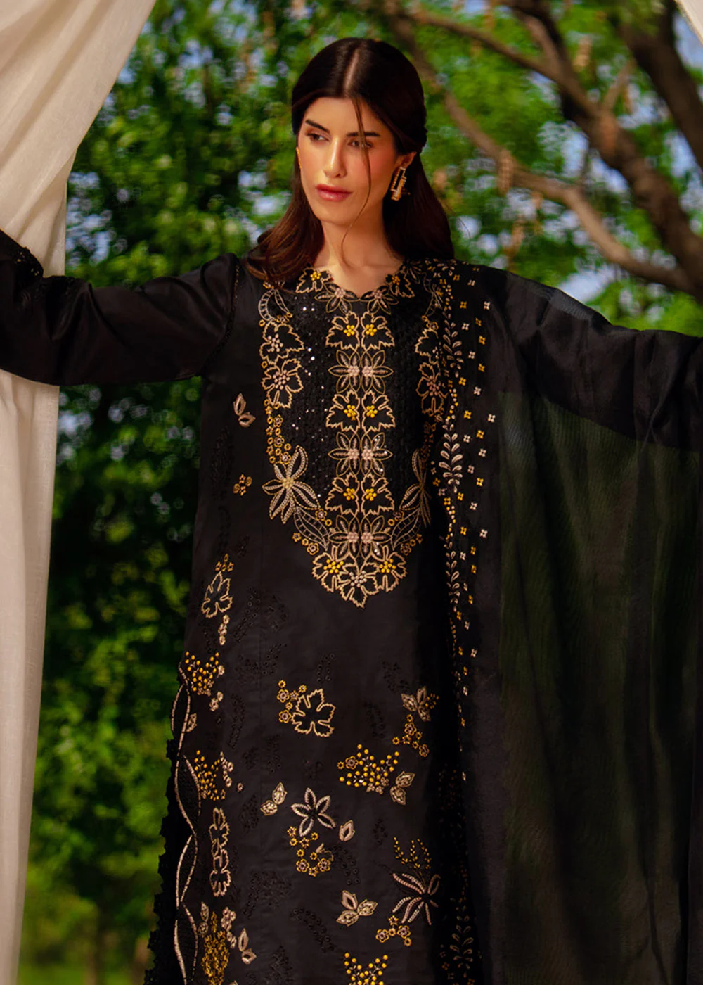 Luxury Eid Collection '26 by Rang Rasiya | Layl - Image 16