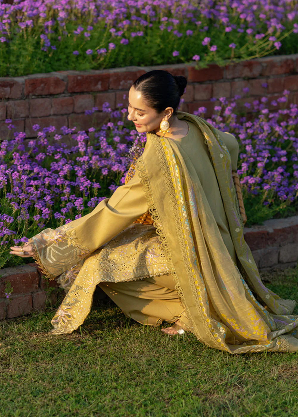 Luxury Eid Collection '26 by Rang Rasiya | Raha - Image 8