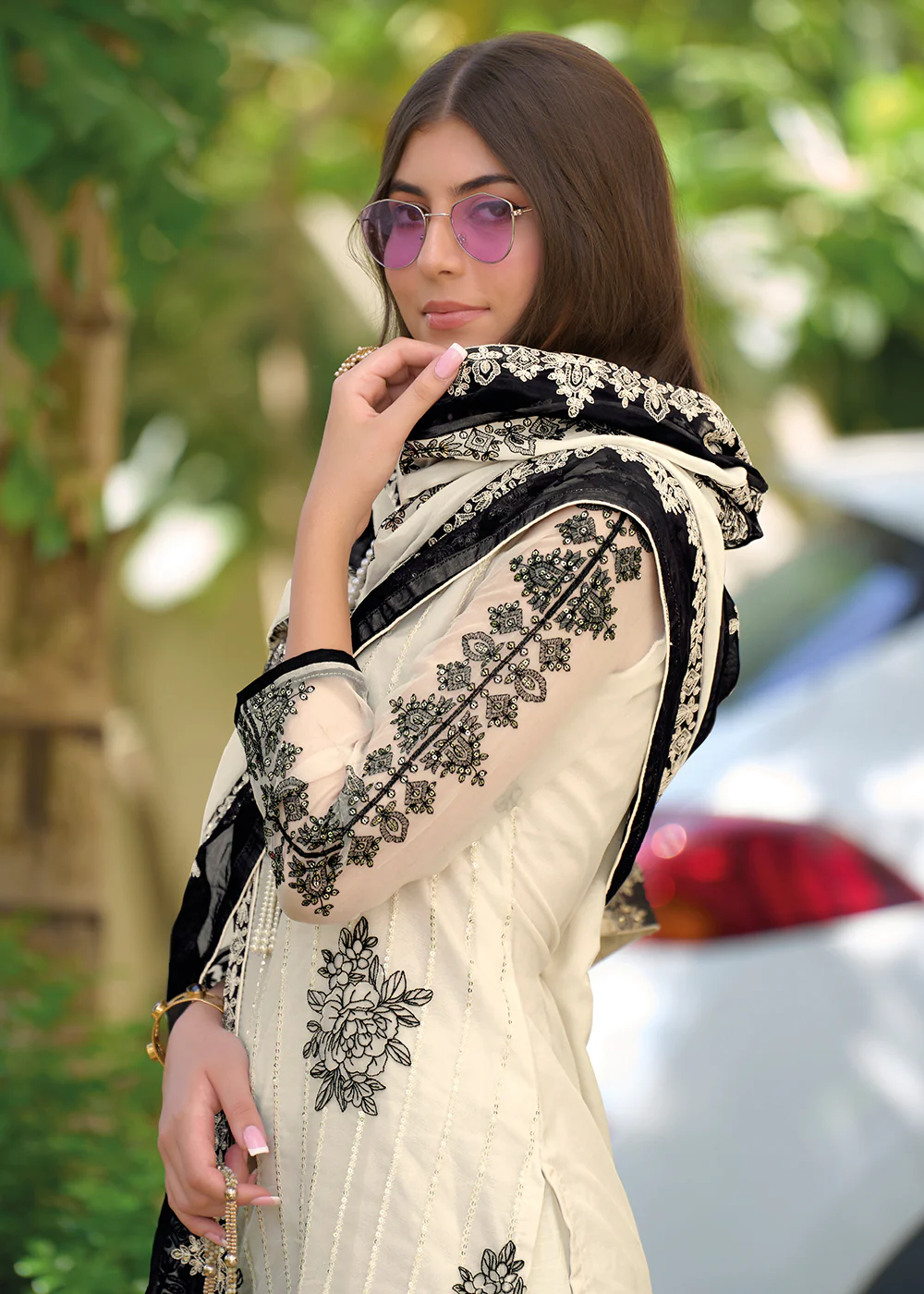 Magnificent Off White Organza Fancy Trendy Salwar Suit - Image 5