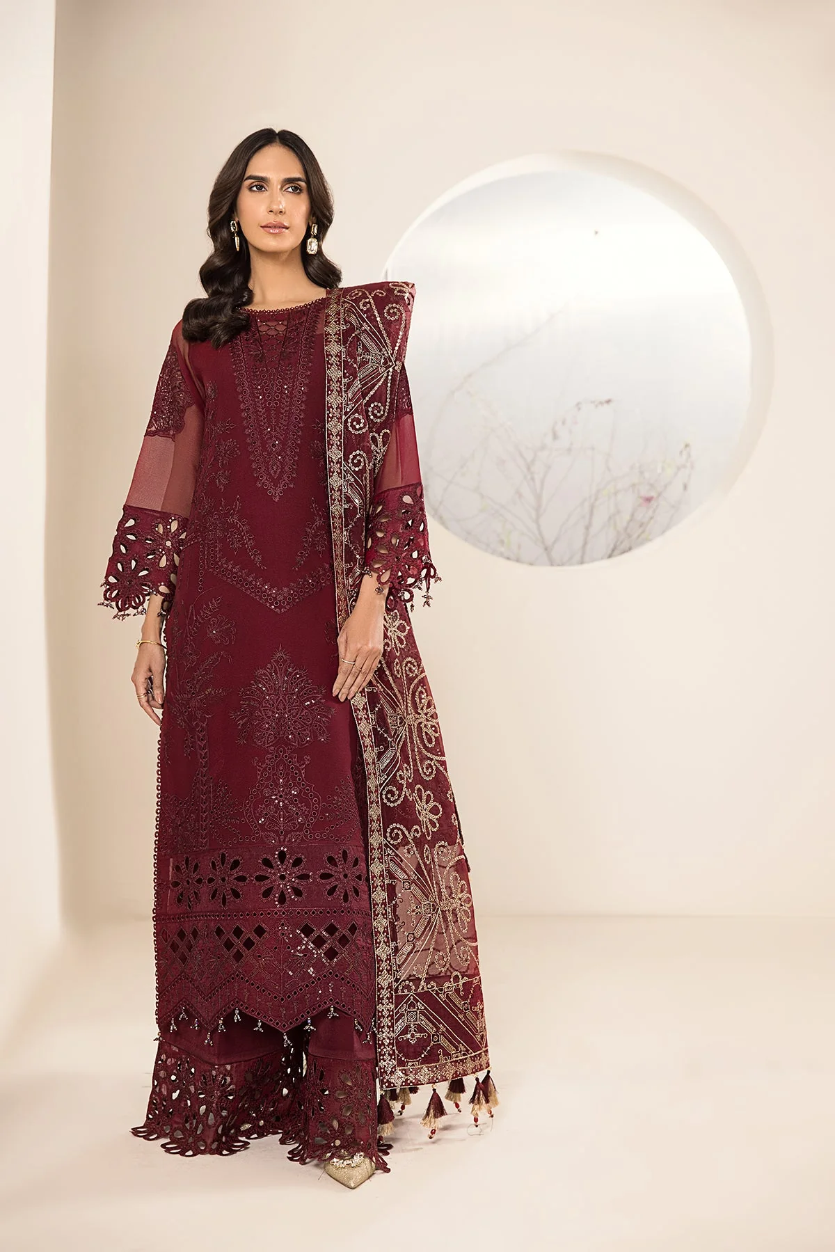 Maroon Formal Suit - Alizeh - Lamhay Formals '23 - V15D01 - Raisa - Image 4