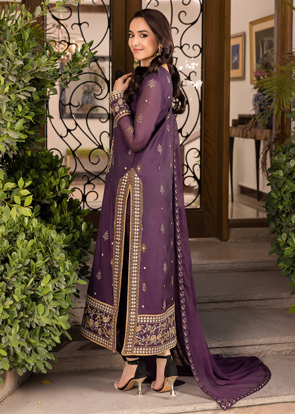 Mauve Purple Suit - Maahru, Noorie & Meerub '23 by Asim Jofa - AJSM-44 - Image 3
