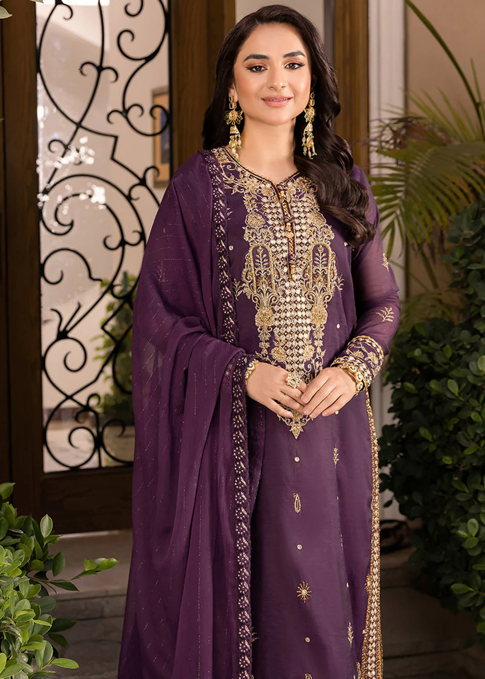Mauve Purple Suit - Maahru, Noorie & Meerub '23 by Asim Jofa - AJSM-44 - Image 4