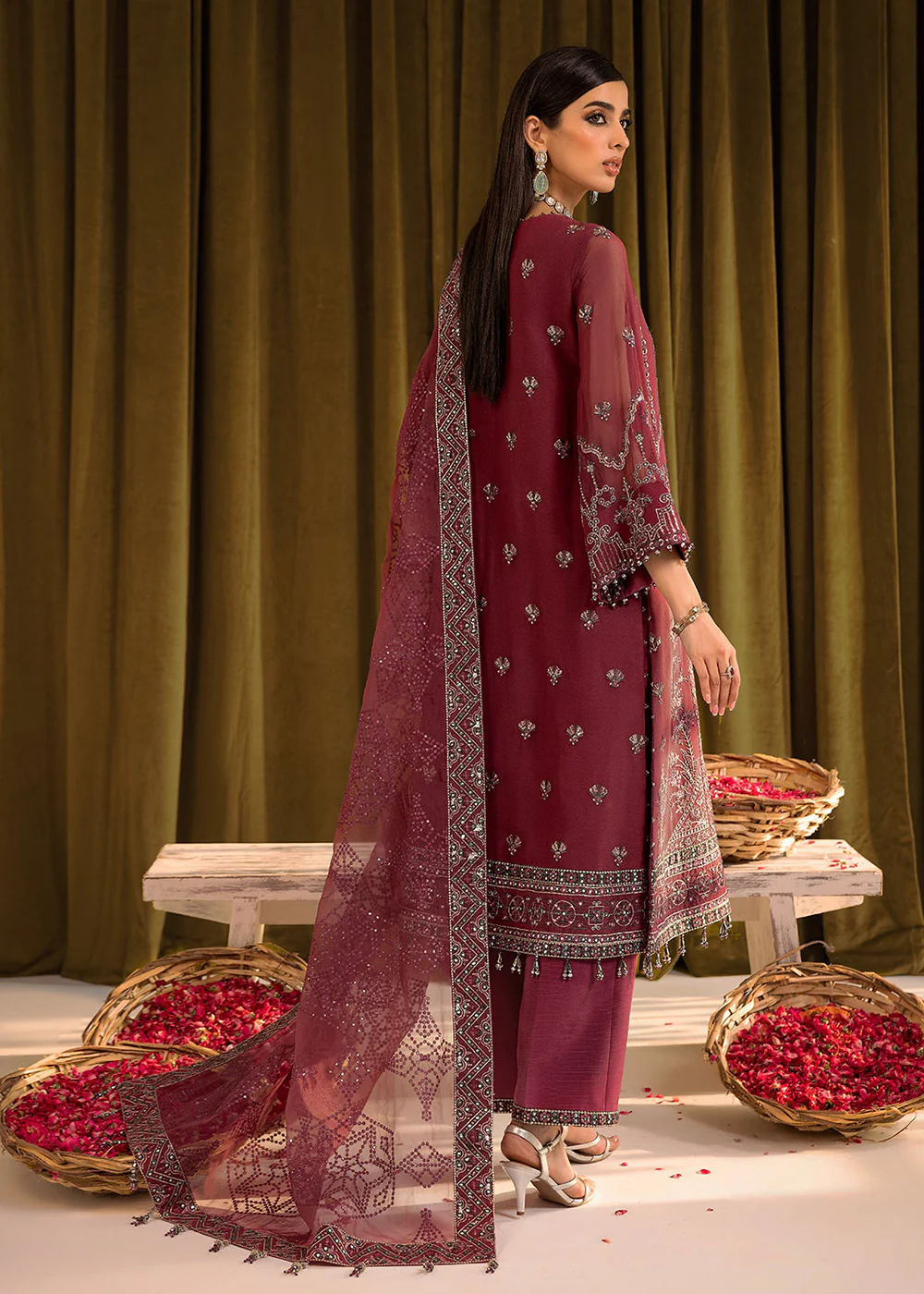 Mehfil E Uroos Luxury Formals 23 by Alizeh | V16D04 - Famya - Image 3